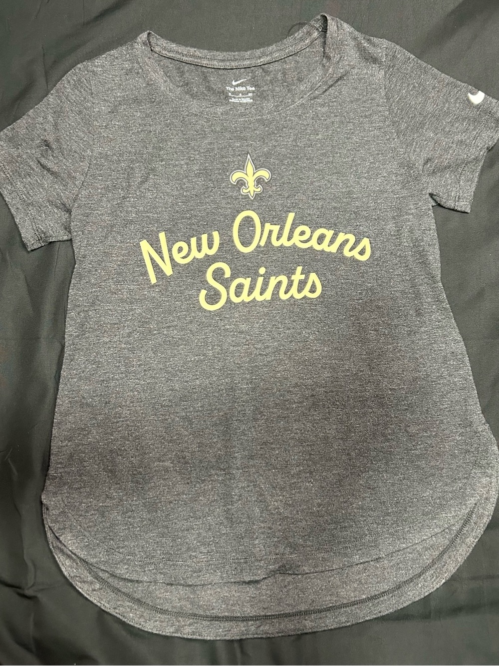Nike Woman’s New Orleans Saints Gray Short Sleeve Tee